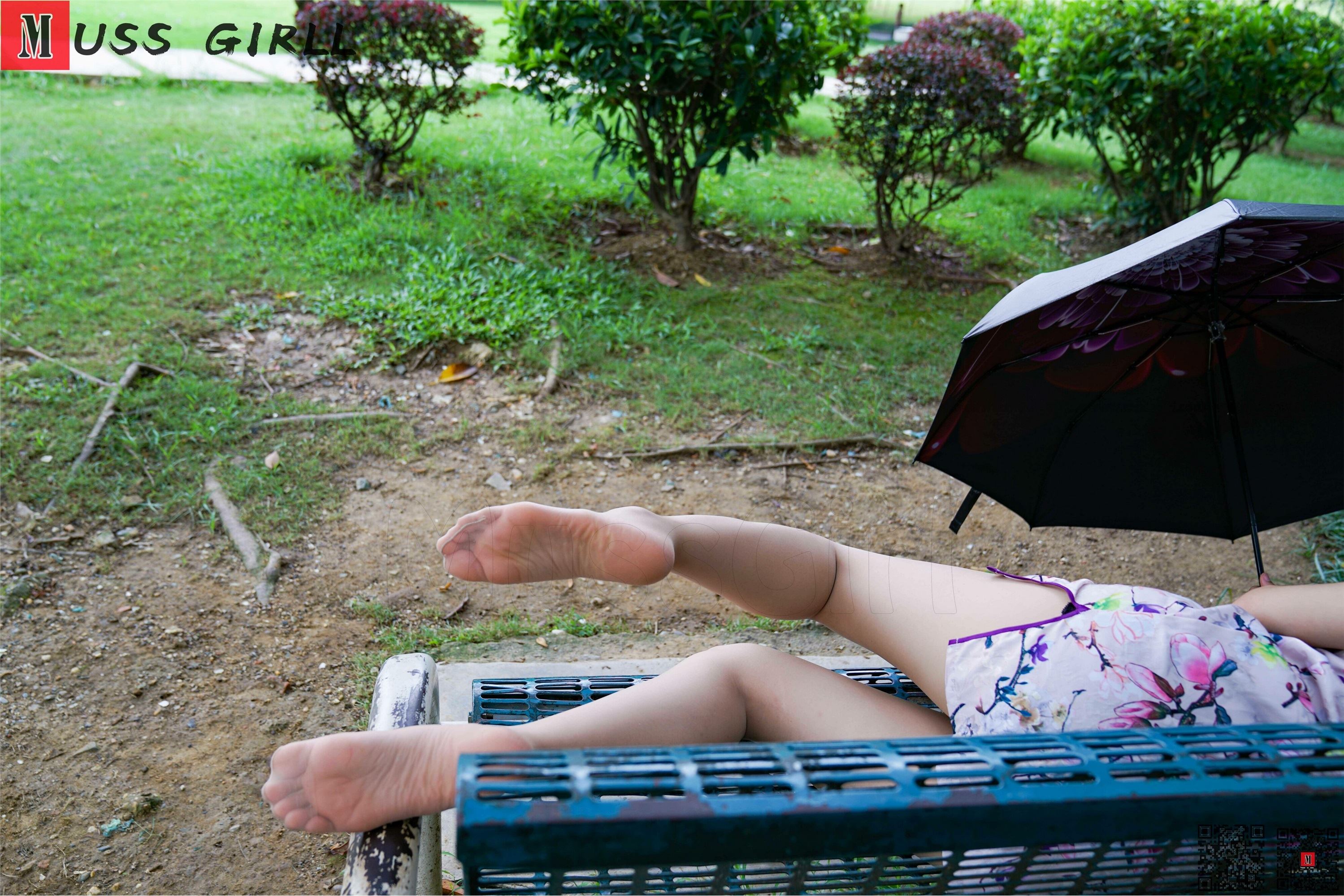 MussGirl慕丝女郎  NO.152 公园旗袍肉丝